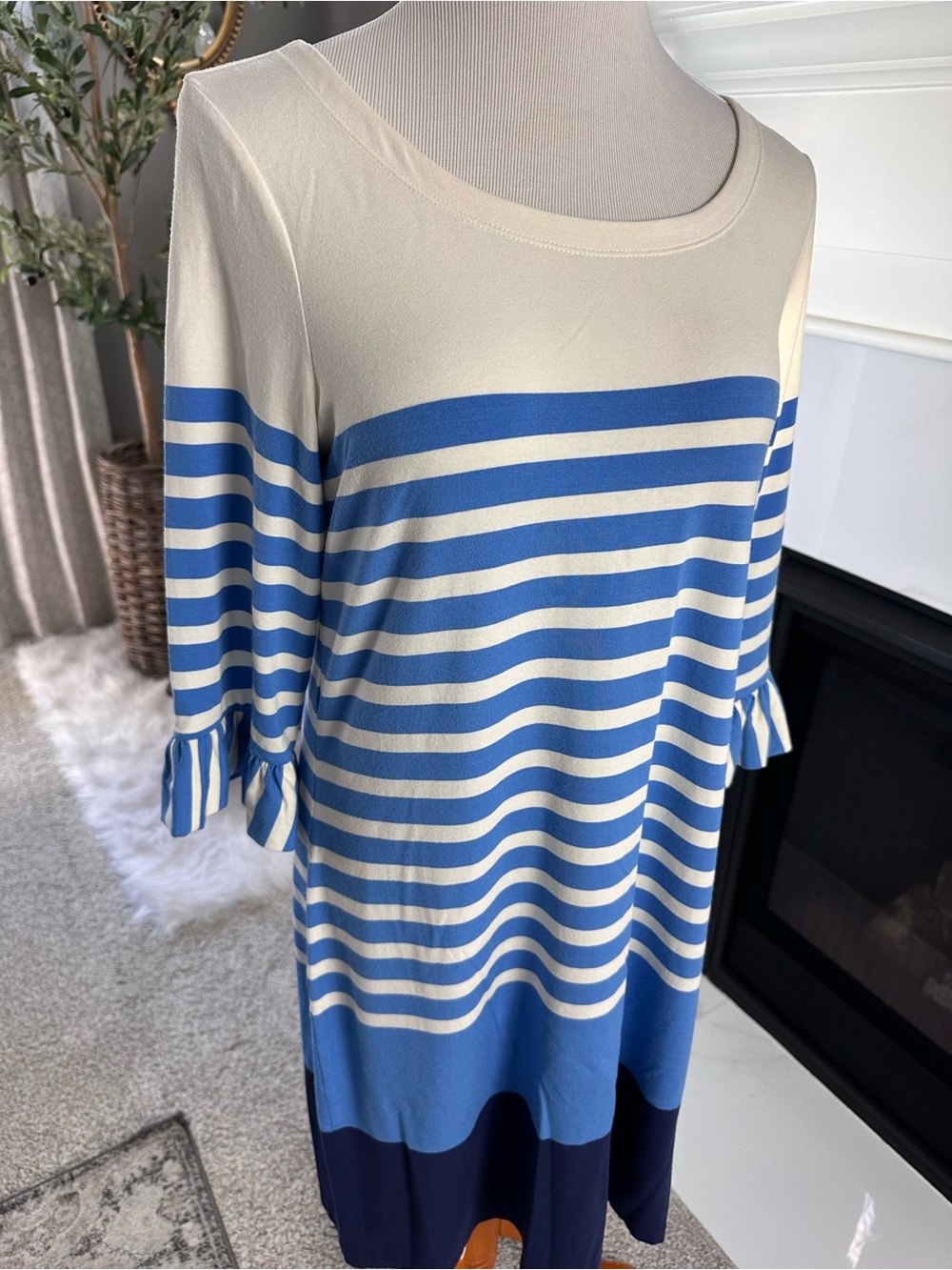 Lilly Pulitzer Sophie Dress With Ruffle Cuff - Large